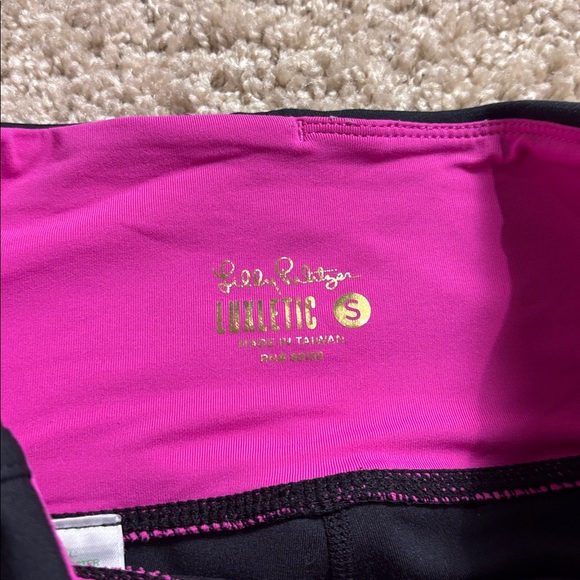 Lilly Pulitzer UPF 50 Luxletic Weekender High Rise Leggings Black - Picture 2 of 5